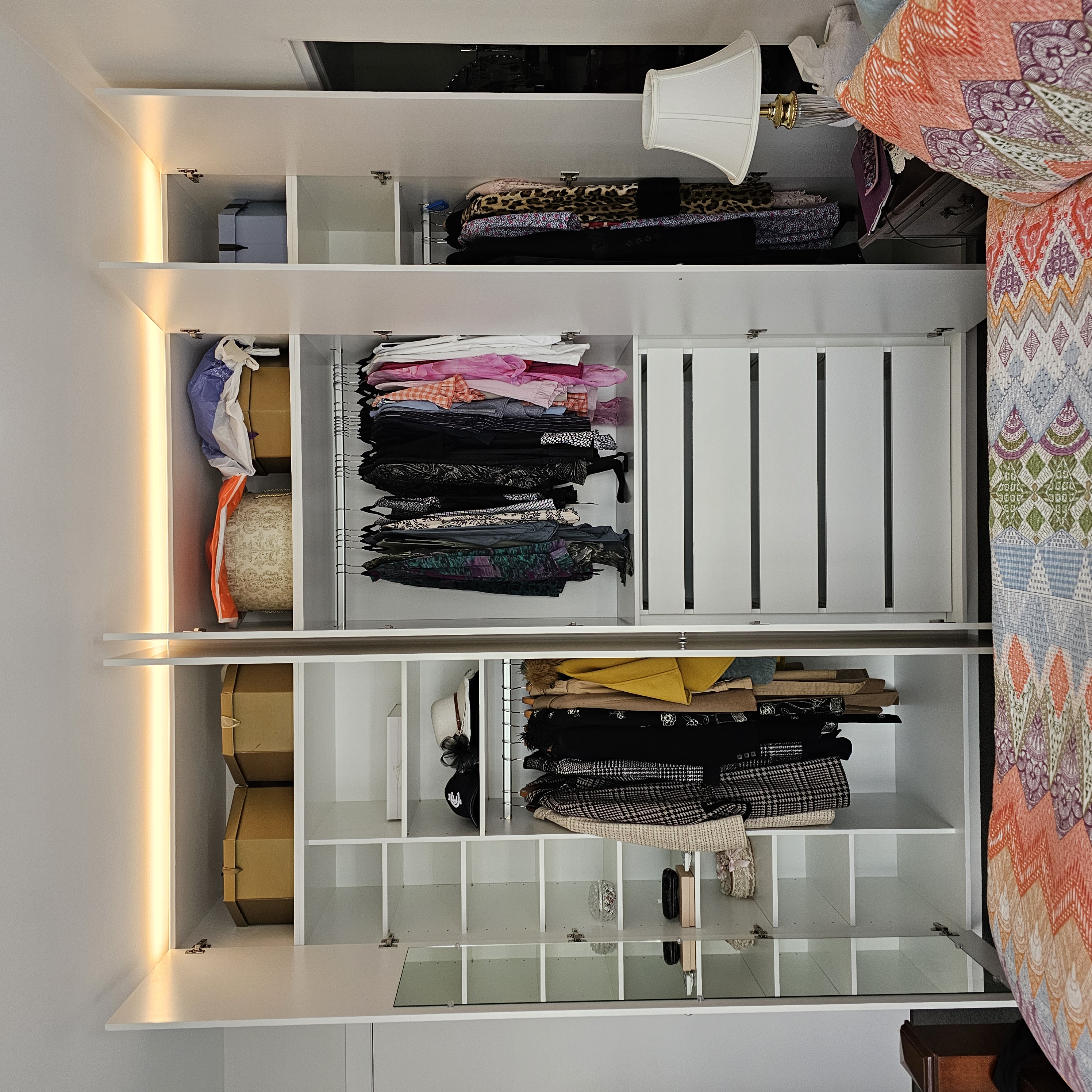 Custom fitted wardrobe built by Cabimate
